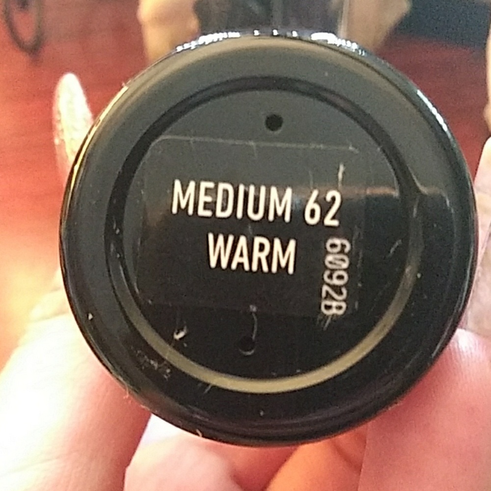 Kat Von D Foundation Med 62 Warm